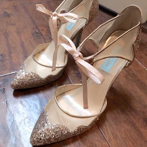 Blue by Betsy Johnson Iris Pump